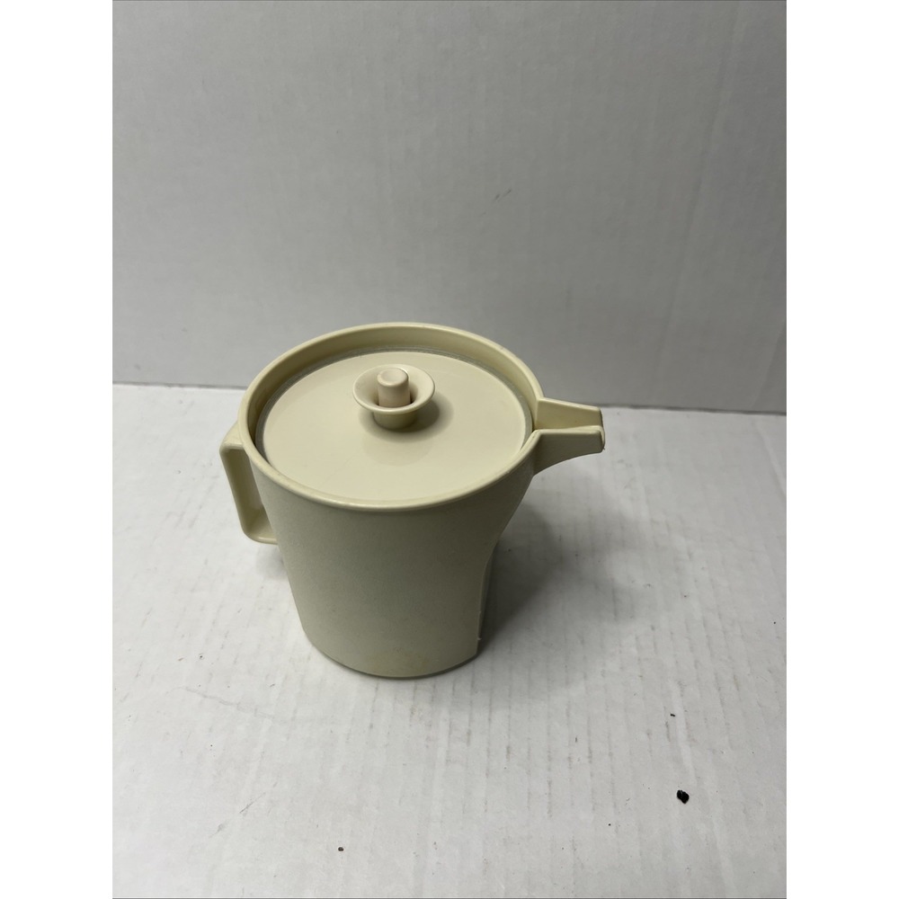 Vintage TUPPERWARE Creamer with Lid 1414-4‎